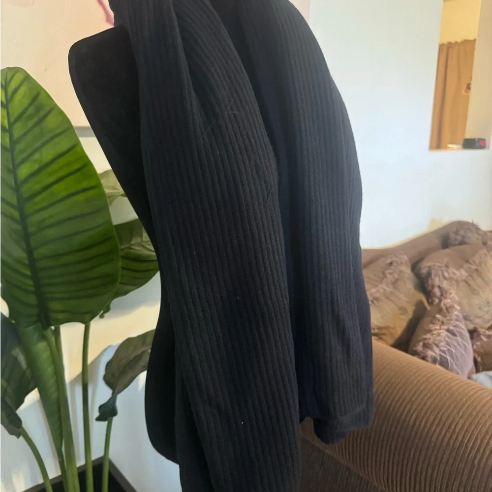Halogen 100% Cashmere Ribbed Rectangular Heather Black Scarf